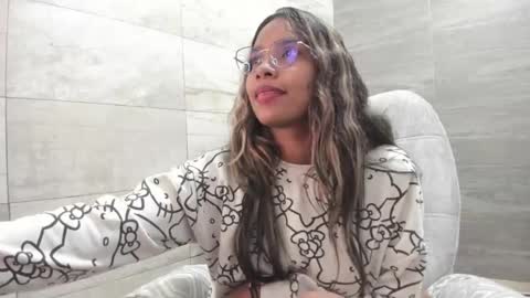 sofia86379 online show from 03-11-25, 04:10