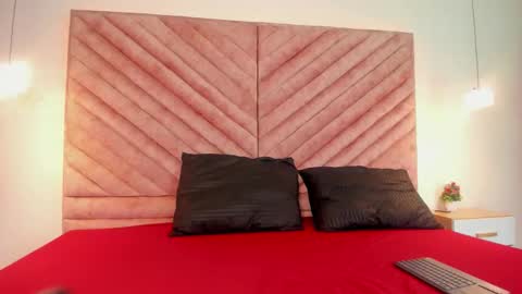 sofia__ll online show from 12-17-25, 08:04