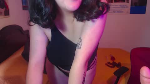 Snapshot of sofia_coolle chatting on 02-22-25, 04:19 Sofi online show from 02-22-25, 04:19
