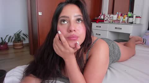 Snapshot of sofia_gonzalez1 chatting on 12-03-24, 09:12 Sofia but you can call me Sofi online show from 12-03-24, 09:12