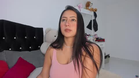Snapshot of sofia_gonzalez1 chatting on 10-20-25, 03:18 Sofia but you can call me Sofi online show from 10-20-25, 03:18