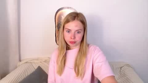 Snapshot of sofia_here chatting on 06-22-26, 12:02 Sofia here online show from 06-22-26, 12:02