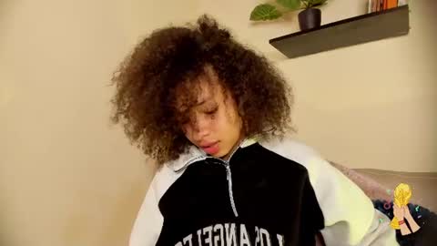 Snapshot of sofia_kay_ chatting on 06-20-26, 07:27 S O F I A online show from 06-20-26, 07:27