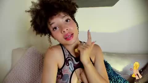 Snapshot of sofia_kay_ chatting on 06-23-26, 08:18 S O F I A online show from 06-23-26, 08:18