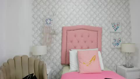 Snapshot of sofia_martinez9 chatting on 05-30-26, 07:11 sofia_martinez9 online show from 05-30-26, 07:11