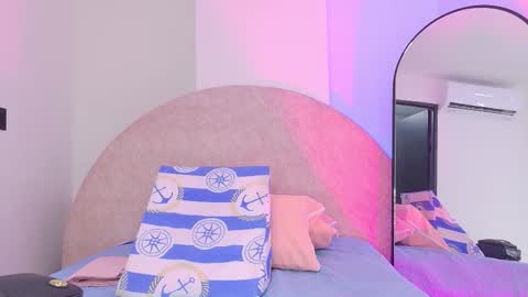 Sofia online show from 11-25-25, 03:06