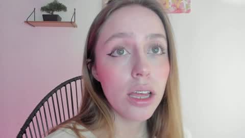 Snapshot of sofia_palacios_ chatting on 12-10-24, 02:38 online show from 12-10-24, 02:38