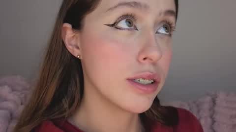 Snapshot of sofia_palacios_ chatting on 10-25-25, 03:36 online show from 10-25-25, 03:36