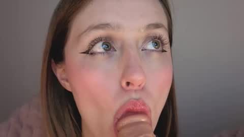 Snapshot of sofia_palacios_ chatting on 12-01-25, 03:44 online show from 12-01-25, 03:44