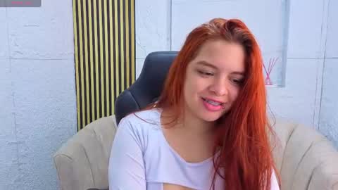 Snapshot of sofia_red_cn chatting on 06-19-26, 01:37 sofia_red_cn online show from 06-19-26, 01:37