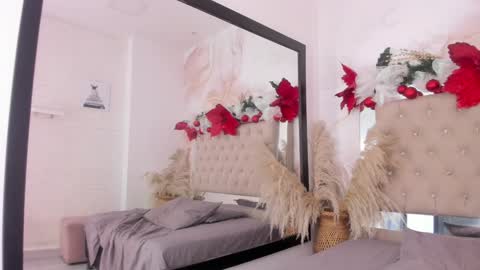 Snapshot of sofia_riveraa chatting on 12-24-24, 05:34 SOFIA online show from 12-24-24, 05:34