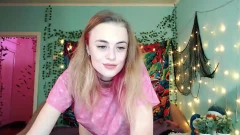 Snapshot of sofia_rosemary chatting on 12-17-25, 05:52 sofia_rosemary online show from 12-17-25, 05:52