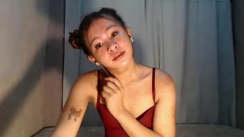 sofia_sweetheart18 online show from 05-15-26, 11:56