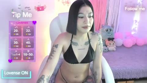 Sofia Thomson online show from 04-07-26, 09:32