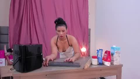 Snapshot of sofia_velez5 chatting on 07-28-26, 11:17 online show from 07-28-26, 11:17