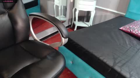 Sofa online show from 02-22-25, 11:13