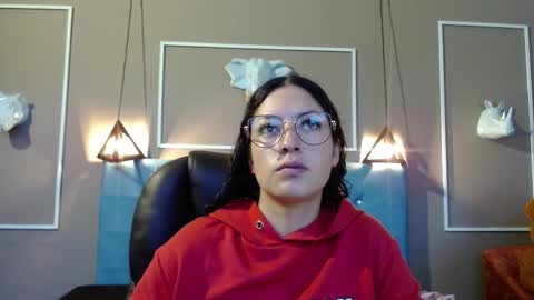 Sofa online show from 10-14-25, 11:00