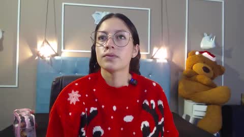 Sofa online show from 11-30-25, 11:14