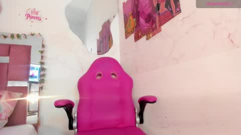 Snapshot of sofiaa_cardenas chatting on 06-30-26, 10:00 sofia online show from 06-30-26, 10:00