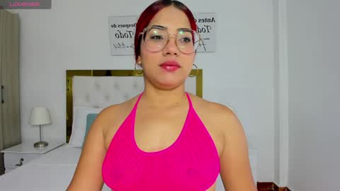 Snapshot of sofiabosch chatting on 01-29-25, 05:51 Sara online show from 01-29-25, 05:51