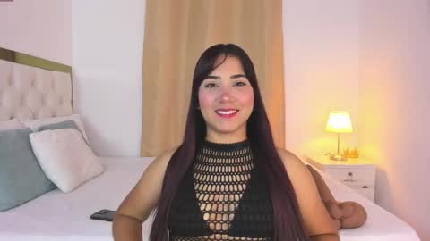 Snapshot of sofiabosch chatting on 11-23-25, 01:27 Sara online show from 11-23-25, 01:27