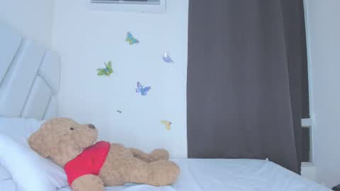 sofiacastillo01 online show from 03-25-26, 06:47