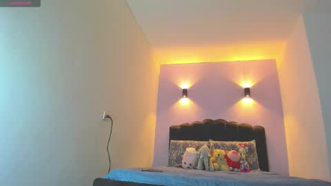 Sofia online show from 10-20-25, 05:08