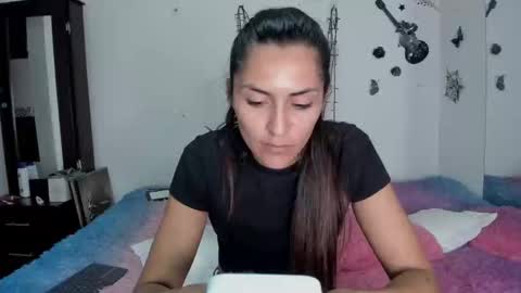 sofiacruz16 online show from 12-31-24, 01:04