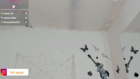 sofiacruz16 online show from 03-08-25, 10:11