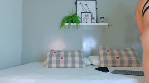 SOFIA DIAMOND  online show from 07-27-26, 06:04