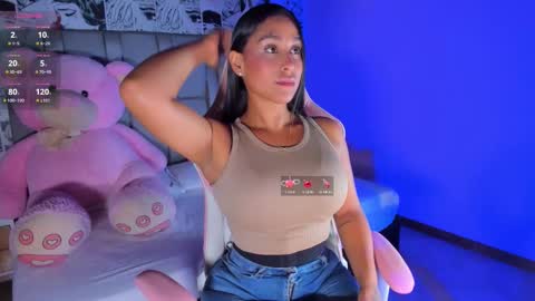 Sofia  online show from 11-25-25, 09:04