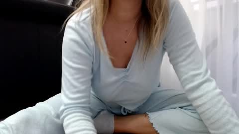 Snapshot of sofialenis chatting on 12-17-24, 03:06 SofiaLenis online show from 12-17-24, 03:06