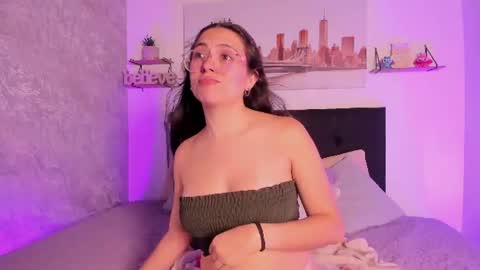 Snapshot of sofialujan_ chatting on 06-19-26, 12:04 sofialujan_ online show from 06-19-26, 12:04