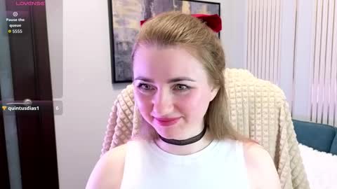 Snapshot of sofiangelaa chatting on 02-06-26, 01:21 Sofia online show from 02-06-26, 01:21