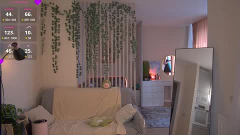 Sofia Help me overcome shynes with 100 thumbs up online show from 04-05-26, 02:31