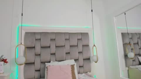 Snapshot of sofiarios04 chatting on 12-13-24, 12:17 Sofia online show from 12-13-24, 12:17