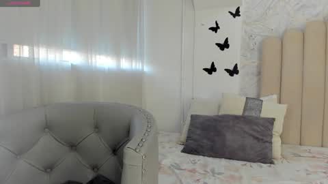 Snapshot of sofiarios04 chatting on 12-17-24, 12:11 Sofia online show from 12-17-24, 12:11