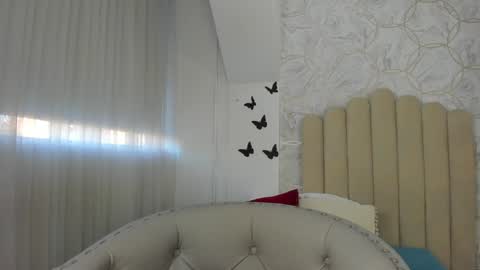 Snapshot of sofiarios04 chatting on 01-15-25, 12:15 Sofia online show from 01-15-25, 12:15