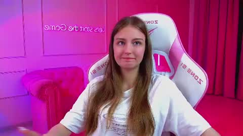 Snapshot of sofiasarvain chatting on 06-11-26, 07:01 Sofia online show from 06-11-26, 07:01