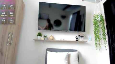 Snapshot of sofiavelez01 chatting on 02-06-26, 06:44 sofiavelez01 online show from 02-06-26, 06:44