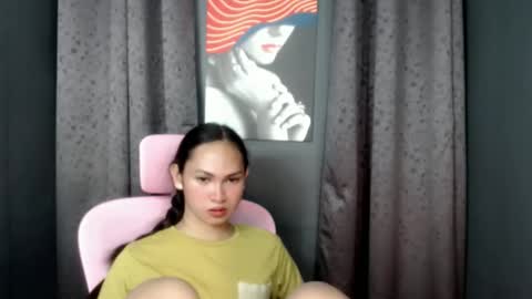 Snapshot of sofie_asian chatting on 02-04-25, 10:00 JANA online show from 02-04-25, 10:00