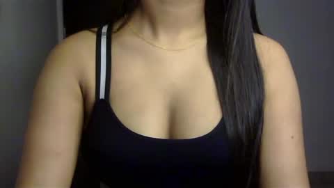 Snapshot of sofie_diva chatting on 02-09-25, 05:11 divya online show from 02-09-25, 05:11