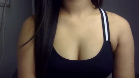 Snapshot of sofie_diva chatting on 03-09-25, 06:00 divya online show from 03-09-25, 06:00