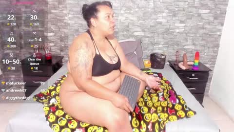 Vicky  online show from 01-30-25, 05:06