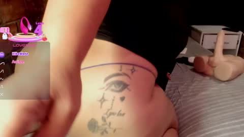 Vicky  online show from 11-28-25, 11:02