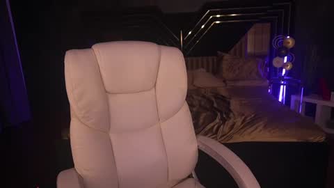 Sofie online show from 01-22-25, 04:55