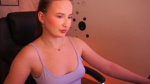 Snapshot of sofiebloom chatting on 06-11-26, 09:57 Sofie online show from 06-11-26, 09:57