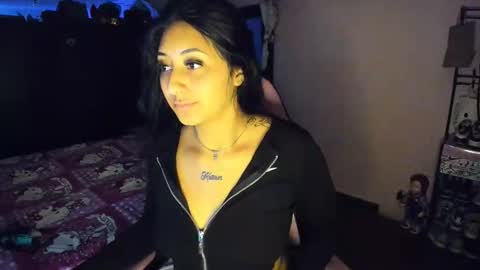 Snapshot of sofii_1219 chatting on 04-28-26, 03:33 SOFI online show from 04-28-26, 03:33