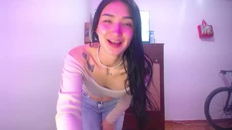sofii_cute01 online show from 11-19-25, 10:43