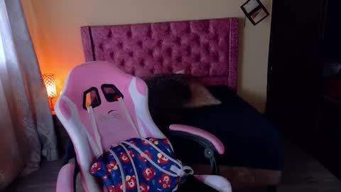 sofii_cute01 online show from 12-19-25, 12:23